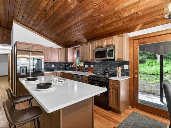 67 Chmura Rd, Hadley, MA 01035