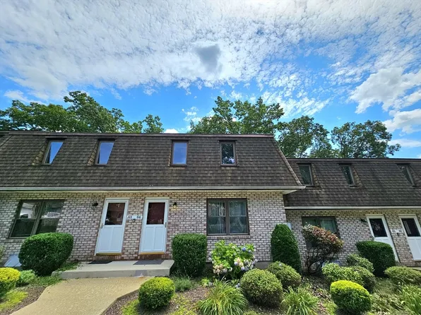 64 Granby Hts Unit 64, Granby, MA 01033