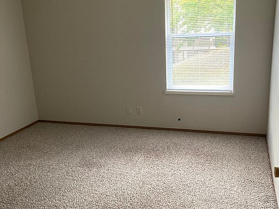 4th image of 2708 W Willowlake Dr