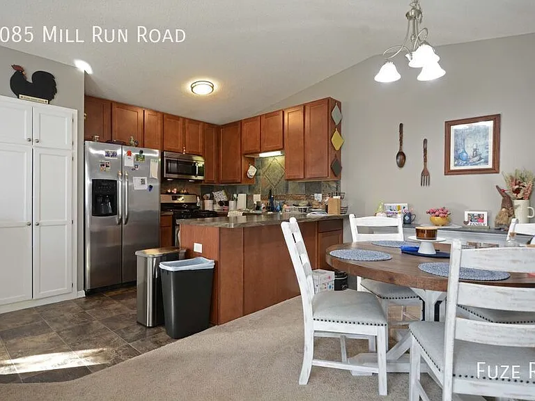 6085 Mill Run Rd — Photo 4