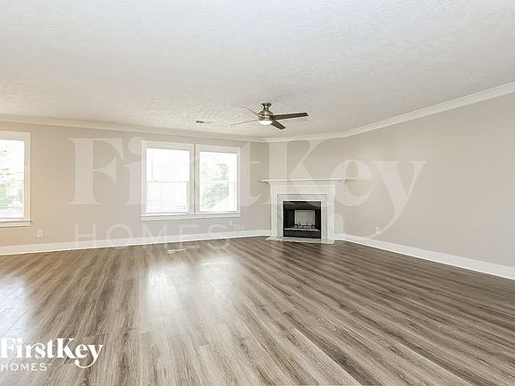 3rd image of 6001 Burnett Cir