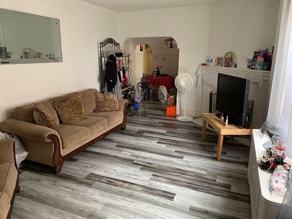 1st fl living room 