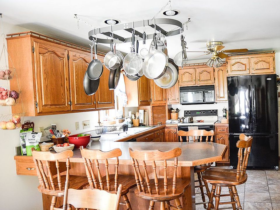 1st image of 282 Valley Ln