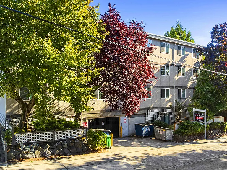 Badger & Blue Lake Apartments — Photo 26