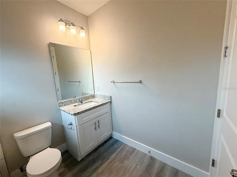 2125 W Saint Joseph St — Photo 20