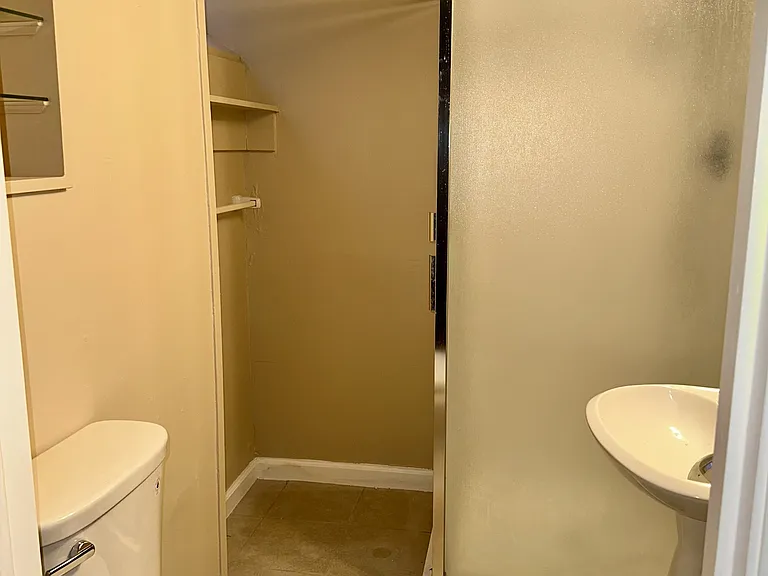 434 S High St #HOUSE — Photo 22