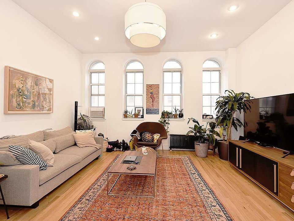 1st image of 160 W 16th St APT 6I