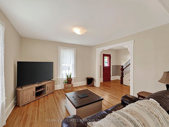 4th image of 229 4th St E