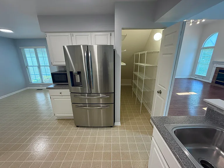 884 Dandridge Ct — Photo 7