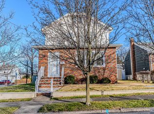 111 Catherine Ave, Saddle Brook, NJ 07663