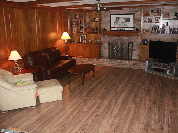 3rd image of 15710 Crestbrook Dr