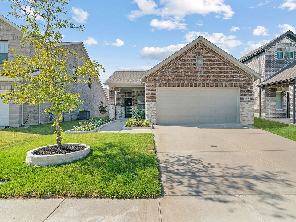 1st image of 403 Cottagewood Dr