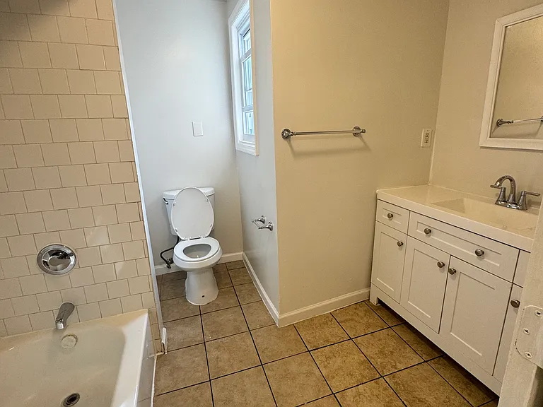 120 Godwin Ave #2 — Photo 7