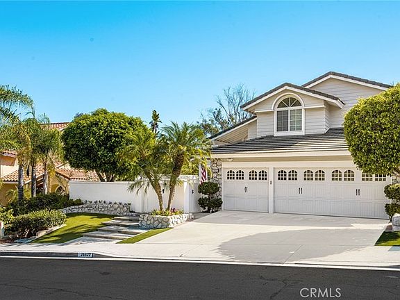 3rd image of 26822 Sommerset Ln