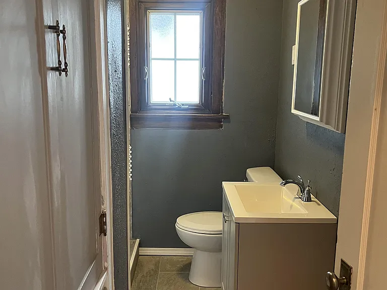 3715 Warren Ave — Photo 8