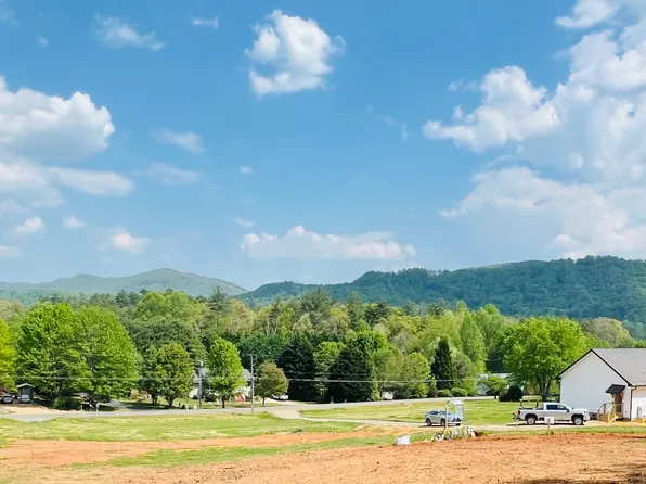 (undisclosed Address), Penrose, NC 28766