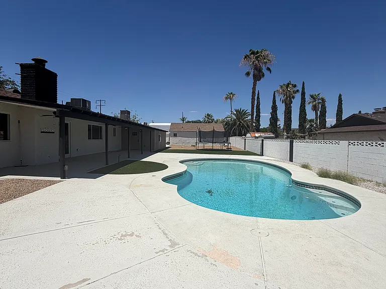 3420 W Warm Springs Rd — Photo 32