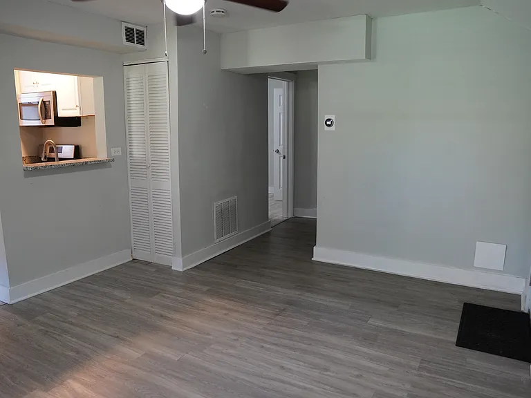 1838 S Racine Ave #D — Photo 5