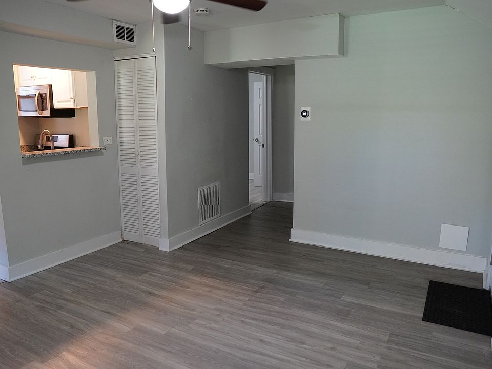 1st image of 1838 S Racine Ave #D