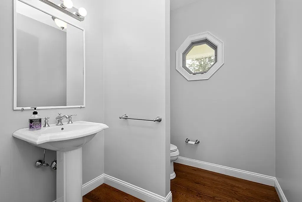 4 bed, 3.5 bath, 2810 sqft, $5,700 — Photo 3