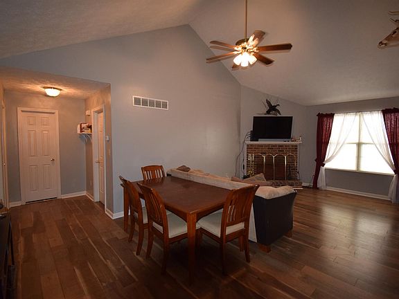 3rd image of 213 Signal Ridge Rd