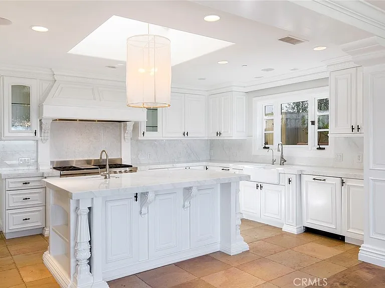 517 Emerald Bay — Photo 4