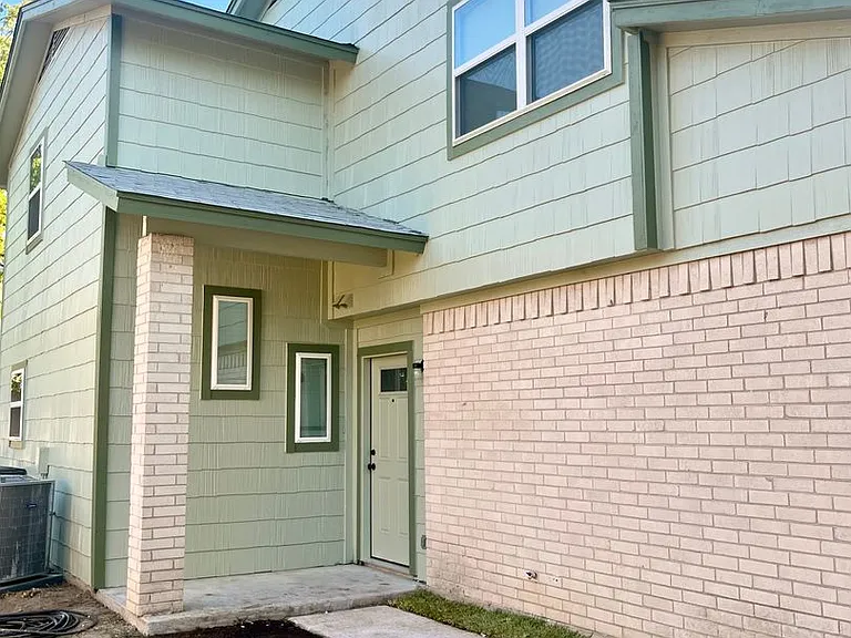 1226 Royal Crest Dr — Photo 18