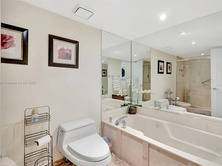 520 Brickell Key Dr #A914 — Photo 12