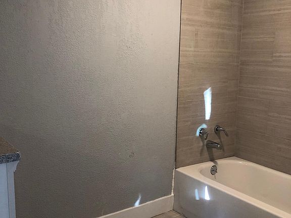 3rd image of 1383 W Arapahoe Ave