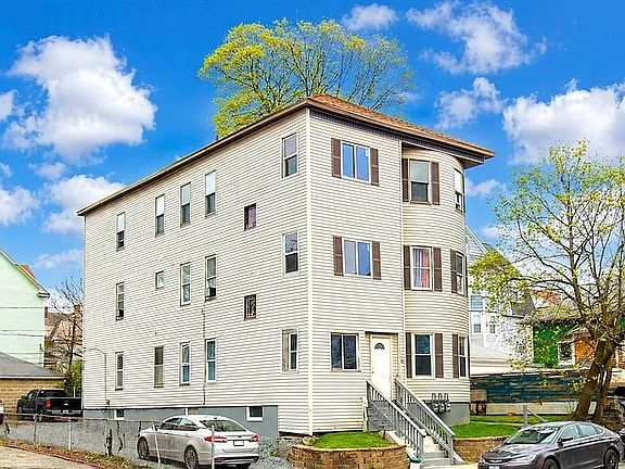 2nd image of 85 Harlem St APT 2