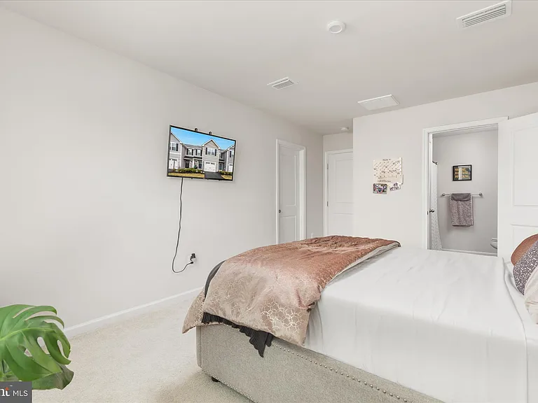 130 Calais Pl — Photo 31