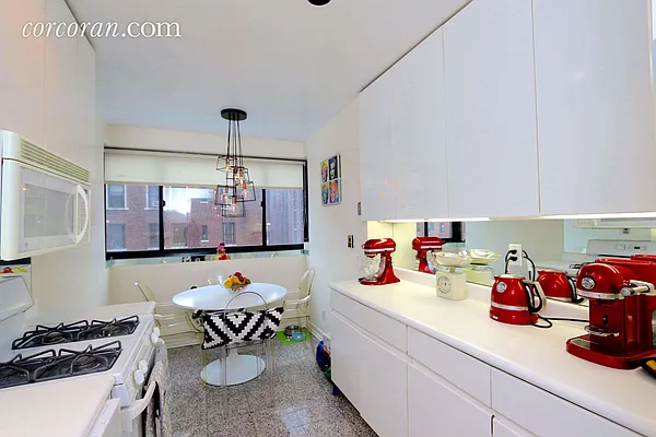 Rented by Corcoran | media 19