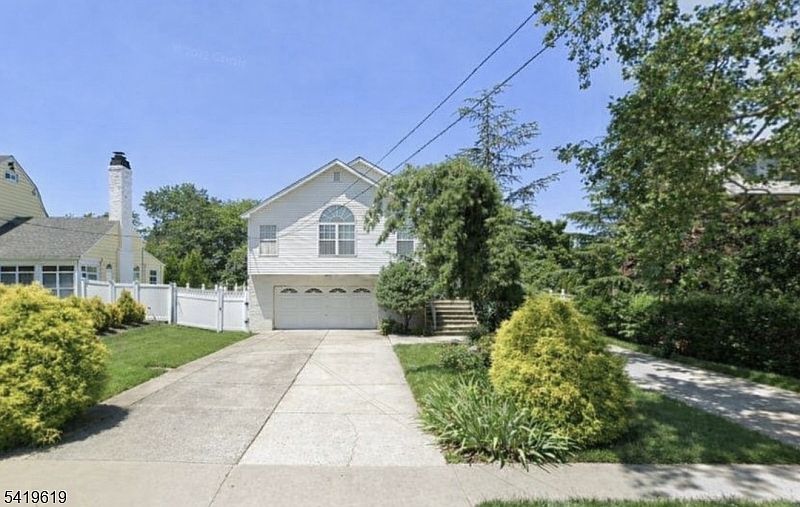 1st image of 123 Malden Ter