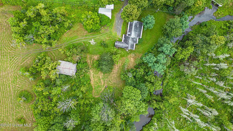2nd image of 17 Hall Rd