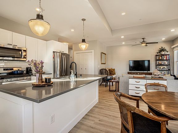 5th image of 4001 N Downer Ave #A