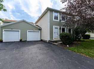 245 S Estate Dr, Webster, NY 14580