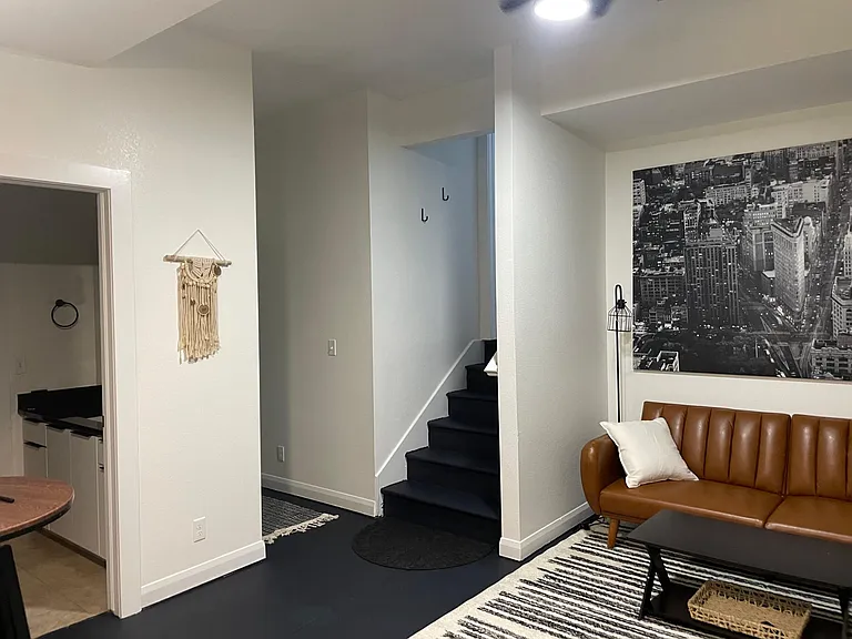 1825 W 67th Pl — Photo 3