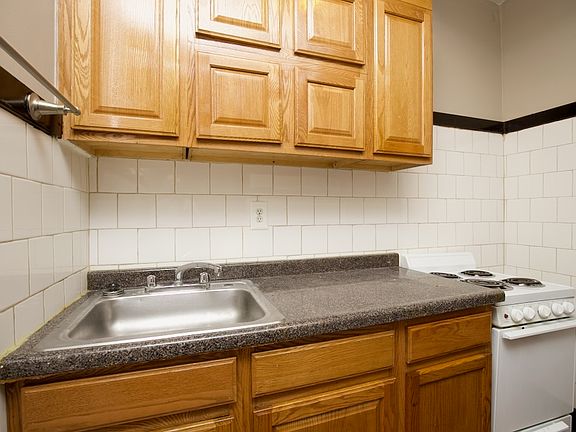 3rd image of 4645 N Elston Ave #C