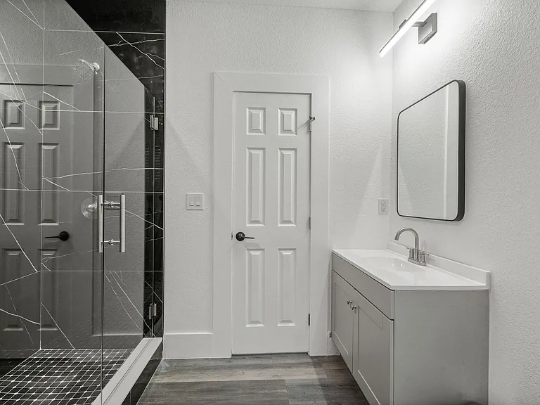806 E Chelsea St #3A — Photo 15