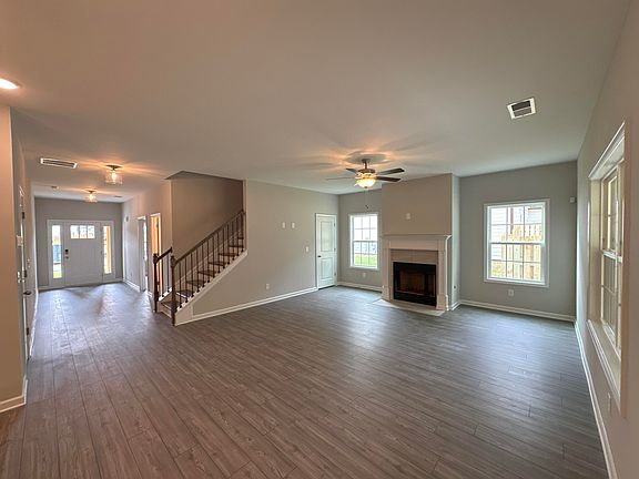 3rd image of 875 Kilworth Circle #33