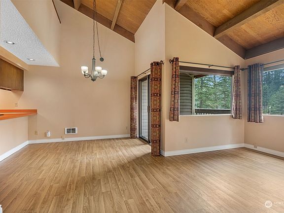 Plenty of natural light>