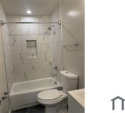 4th image of 2622 University Pl NW #204