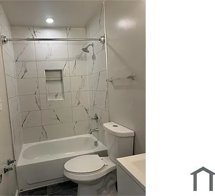 2622 University Pl NW #204 — Photo 4