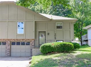 304 NE Independence Ave APT B, Lees Summit, MO 64063