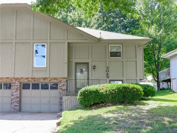 304 NE Independence Ave APT B, Lees Summit, MO 64063