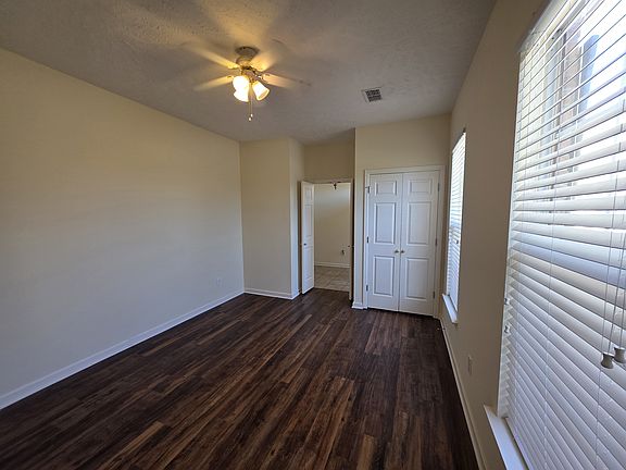 4th image of 9400 Bristlecone Dr