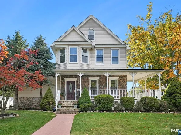 418 Closter Dock Rd, Closter, NJ 07624