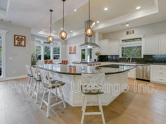 3rd image of 13497 Tierra Heights Rd