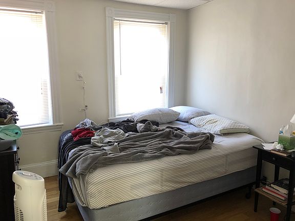 5th image of 10 Wiget St APT 4