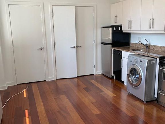 3rd image of 219-29 S 18th St #411B